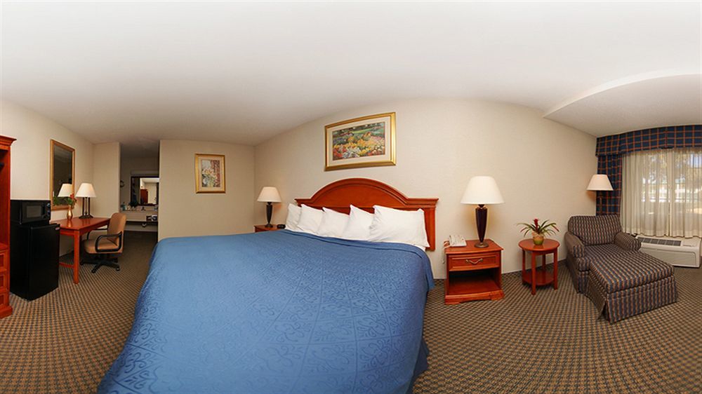 Texas Inn & Suites Denton Zewnętrze zdjęcie