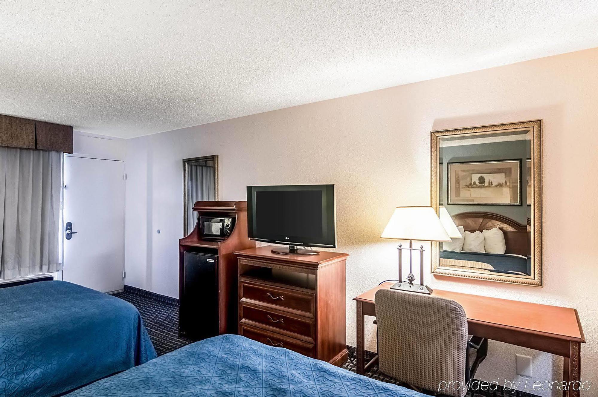 Texas Inn & Suites Denton Zewnętrze zdjęcie