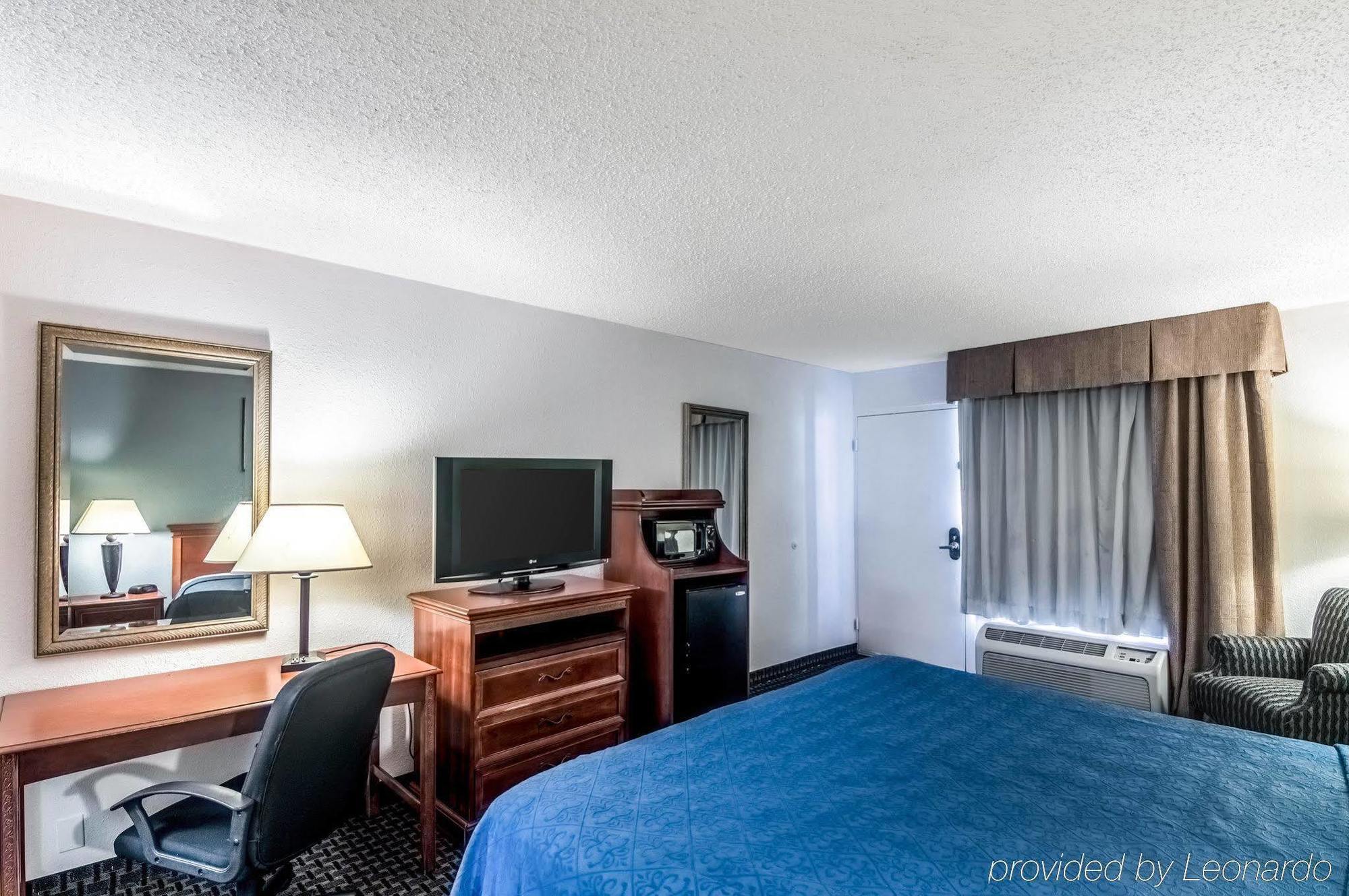 Texas Inn & Suites Denton Zewnętrze zdjęcie