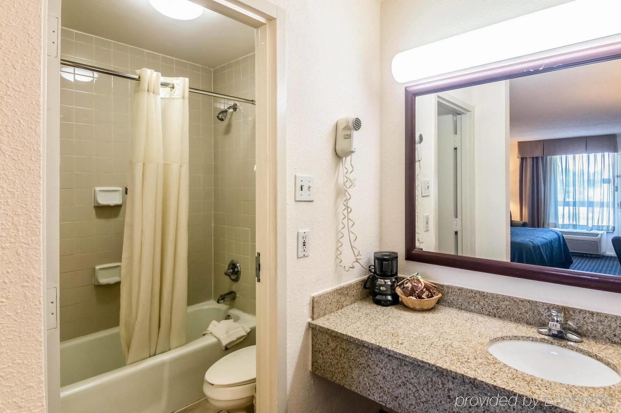 Texas Inn & Suites Denton Zewnętrze zdjęcie