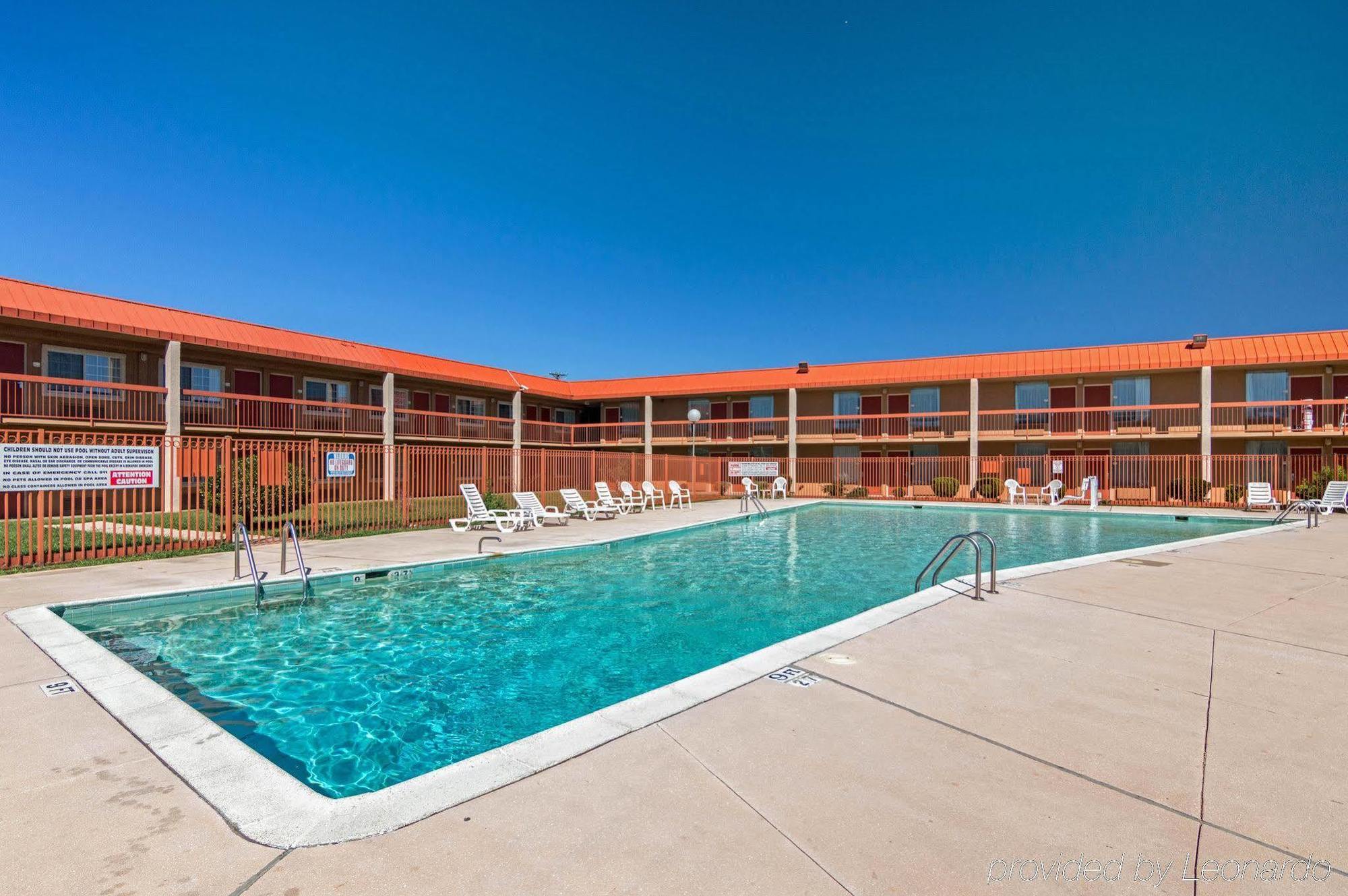 Texas Inn & Suites Denton Zewnętrze zdjęcie